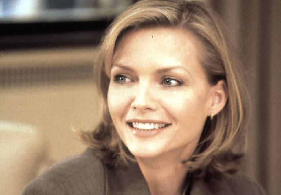 Kad je imala sastanak na slepo sa poznatim glumcem bila ubeđena da je on očaran njenom sestrom: Međutim ujutru je pozvao i posle 8 nedelja su usvojili ćerku