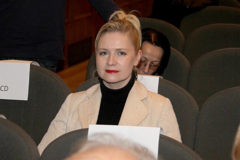Sa Glogovcem razmenjivala nežnost, pa se preko noći udala za njegovog kolegu: Kad se od njega razvela, godinama se borila sa psihičkim problemima