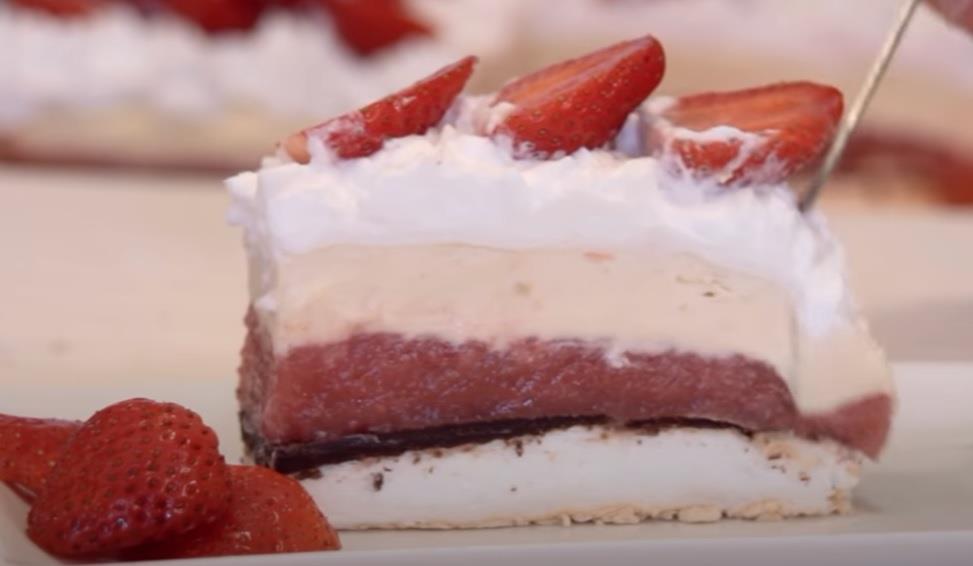 Domaća Kapri torta: Savršen spoj voća i krema - brzo se pravi a još brže nestaje sa tanjira