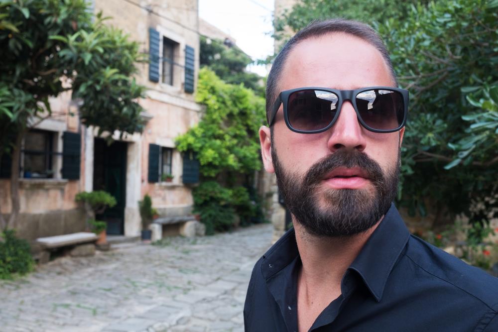 Kad se Marku vratio vid, sakrio je od voljenih u želji da posmatra kako se ponašaju: Ni slutio nije šta će otkriti o supruzi, pozvao policiju i otišao sa decom