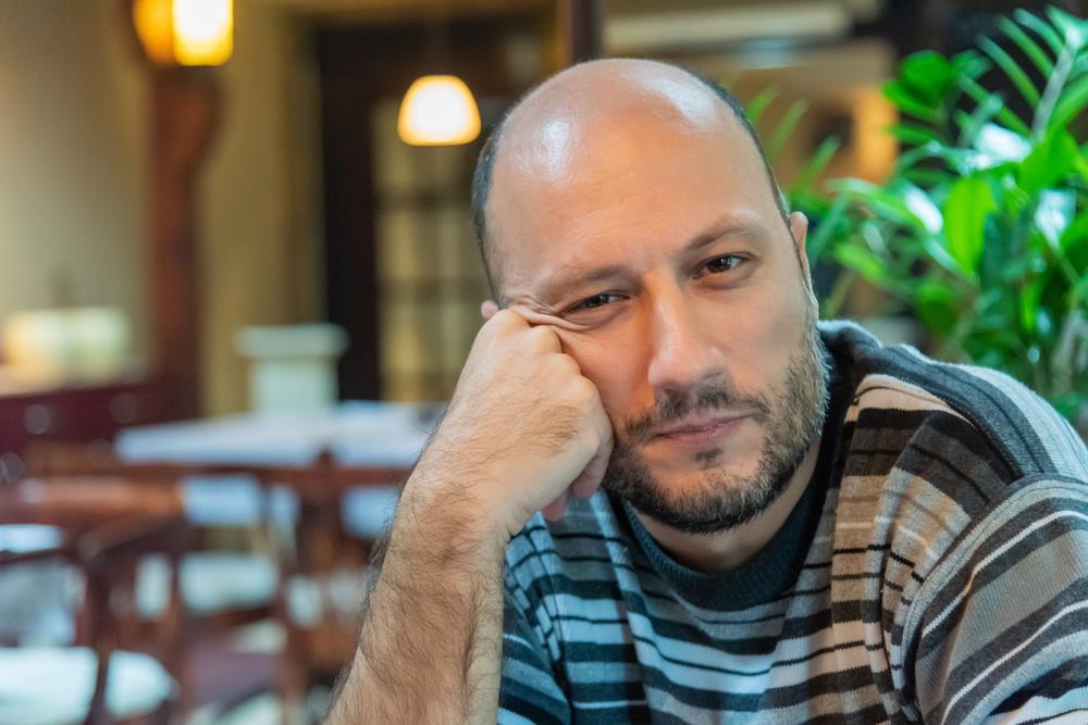 Počeo sam da živim sa 39-godišnjom ženom i njenim sinom, a nakon mesec dana usledio je šok života: Posle onoga što mi je otkrio o majci nisam oka sklopio