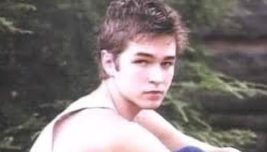 Grupa studenata je pošla na ekskurziju kad je u dvorištu studentskog doma našla skoro obezglavljenog kolegu: Ono što je pre smrti rekao majci ledi krv u žilama