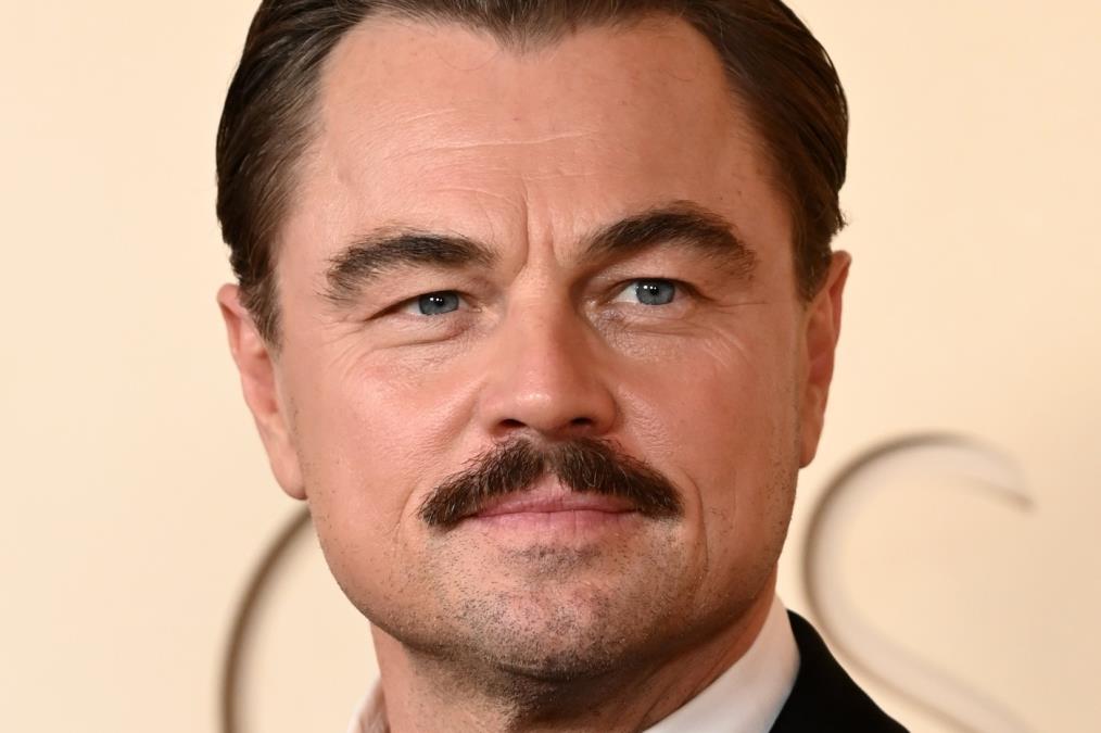Kako je Leonardo Dikaprio prekršio svoje sveto pravilo na dodeli Oskara 2026: Zbog mlađane lepotice koja ga je gutala pogledom nakon 6 godina uradio šok stvar
