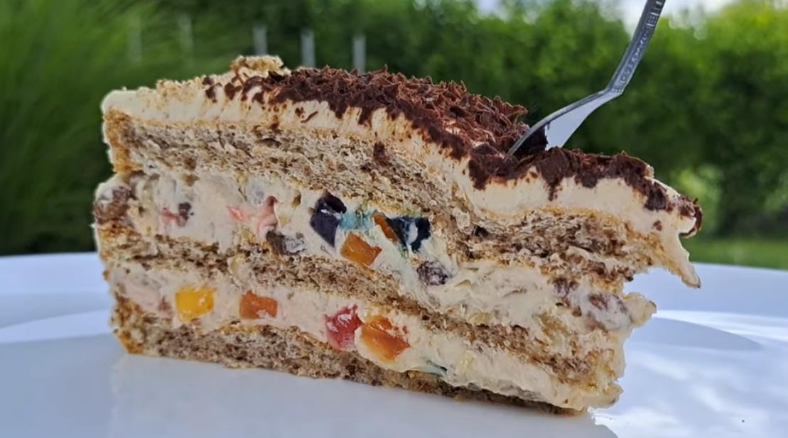 Ruska salata torta: Najbolji domaći recept za neodoljivo kremastu poslasticu koja predivno izgleda i na oko