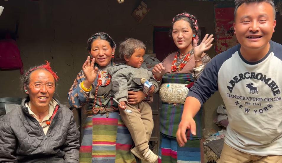 U ovom plemenu porodice se razmnožavaju između sebe: Žene rađaju decu iz incesta, a način na koji ih muškarci tretiraju je neverovatan, 1 stvar čini ih posebnim