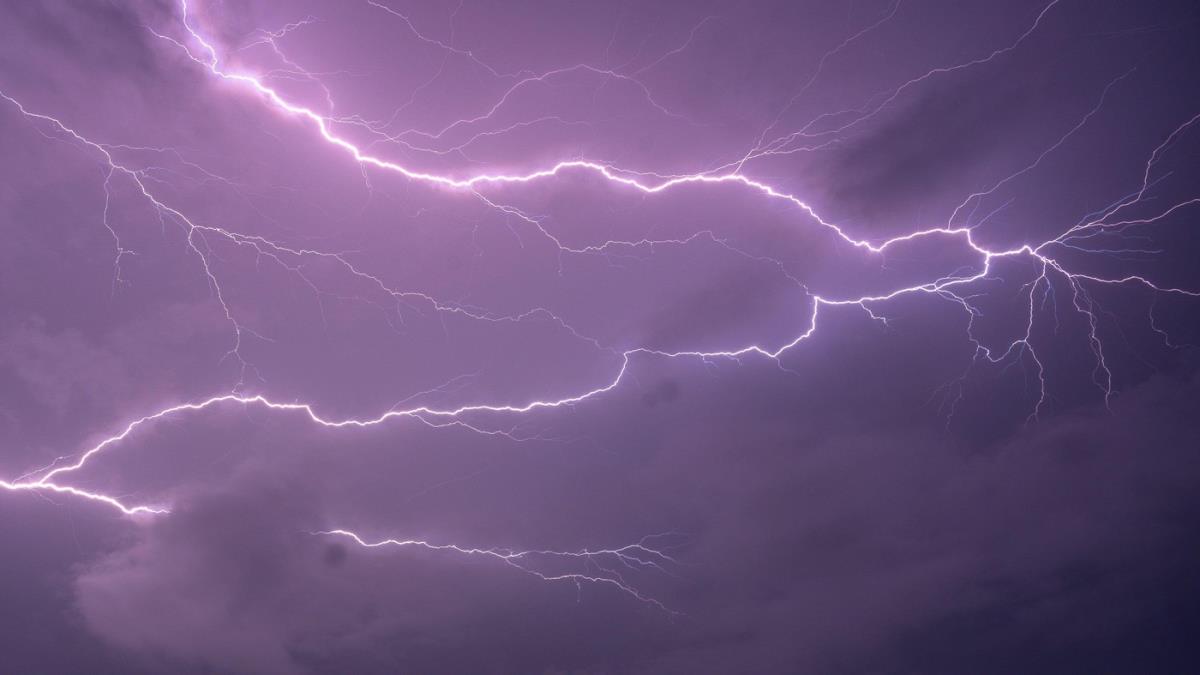 Šta se tačno desi kada čoveka udari grom: Preživeli otkrili agoniju kroz koju su prošli