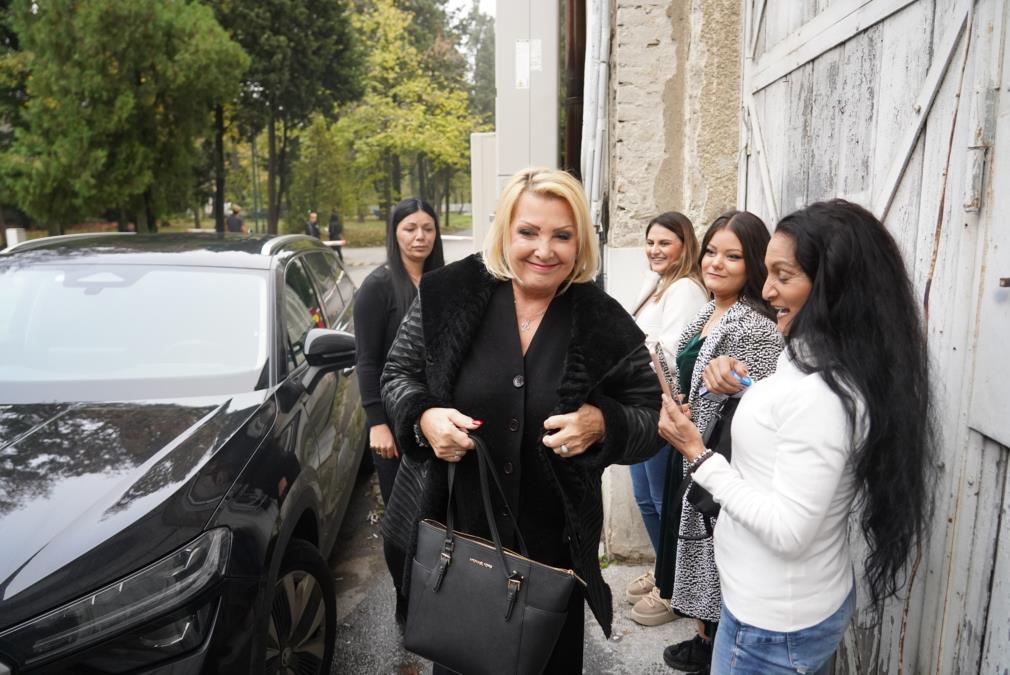 Majka Snežane Đurišić u licu izgleda 30 godina mlađe, nije radila botoks, a nema bore na licu: Udala se u 5. razredu i postala domaćica