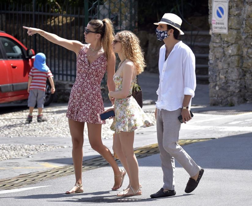 Milijarderka Daša bira samo ove haljine kad želi da pokaže status: Prvog muža iscedila kao krpu, a onda našla još bogatijeg Grka