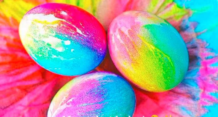Vulkansko farbanje jaja je najlepša tehnika: Izgledaju kao umetnička dela, a priprema nikad lakša