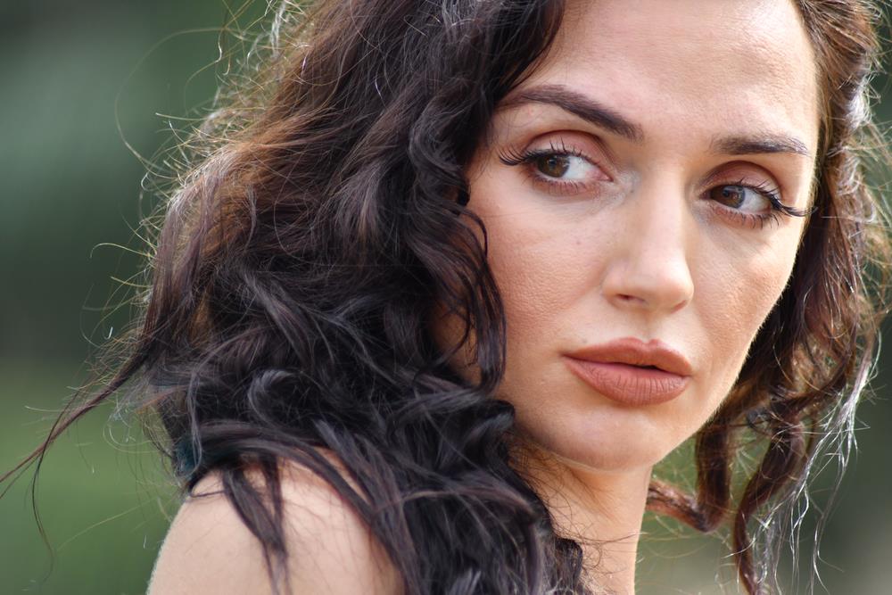 Jelena je otišla na poslovni sastanak sa direktorom kojeg je videla prvi put u životu: To veče završava u njegovom krevetu, a onda nastaje haos