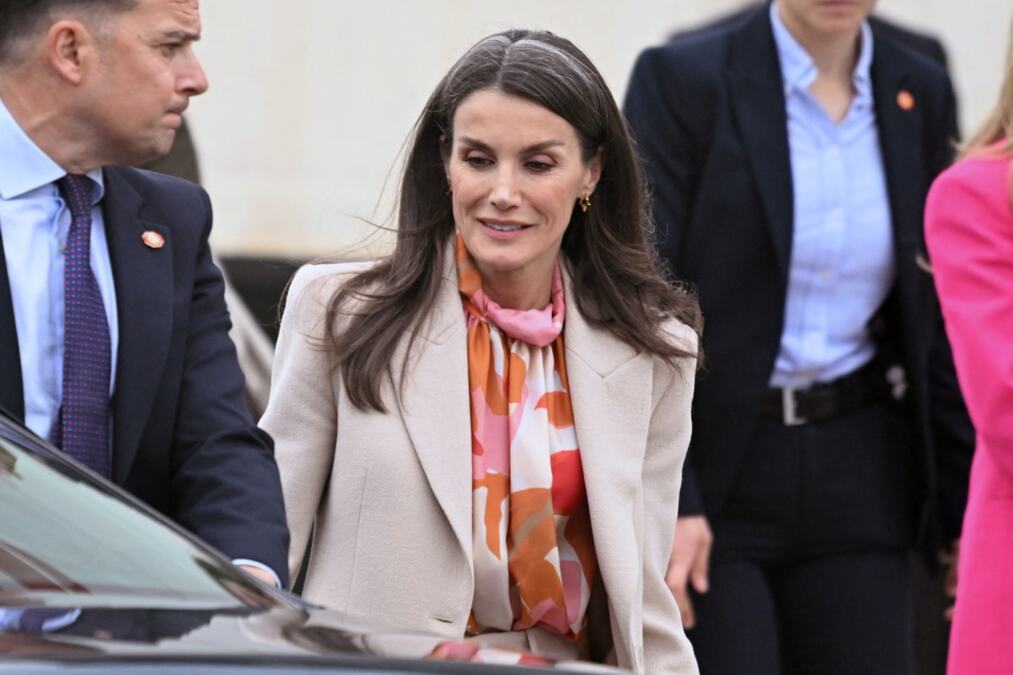 Kraljica Leticija je jednim komadom uspela da podigne odelo na viši nivo: Evo kako nositi bež boju za izgled koji izdvaja iz mase