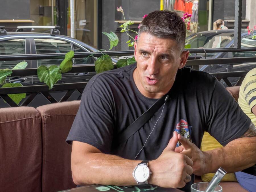 Bio intiman sa 17 žena odjednom, kad je otišao 1. put u zatvor, stražare šokirao ponašanjem: Crkva mu ne odobrava brak, a ovako mu je Legija spasao život