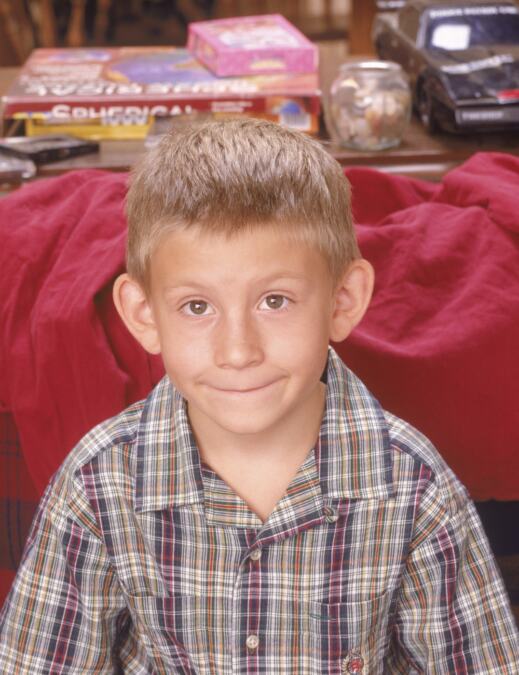 Odbio gomilu para, otišao iz Holivuda i upisao fakultet: Nećete verovati kako danas izgleda mali Djui iz serije "Malkom u sredini"