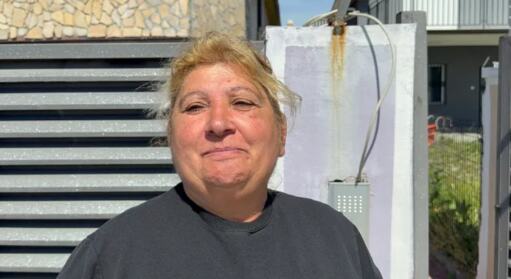 Od jedne pesme sagradila 3 kuće: Naša pevačica je ljubavnicu svog muža motkom terala iz kućer jer je došla da se kod njih useli