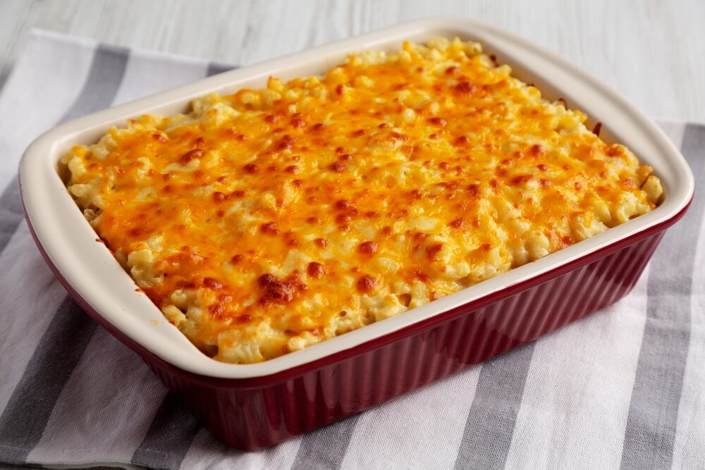 Zlatne zapečene makarone sa pavlakom i jogurtom: Brz i ukusan obrok iz rerne
