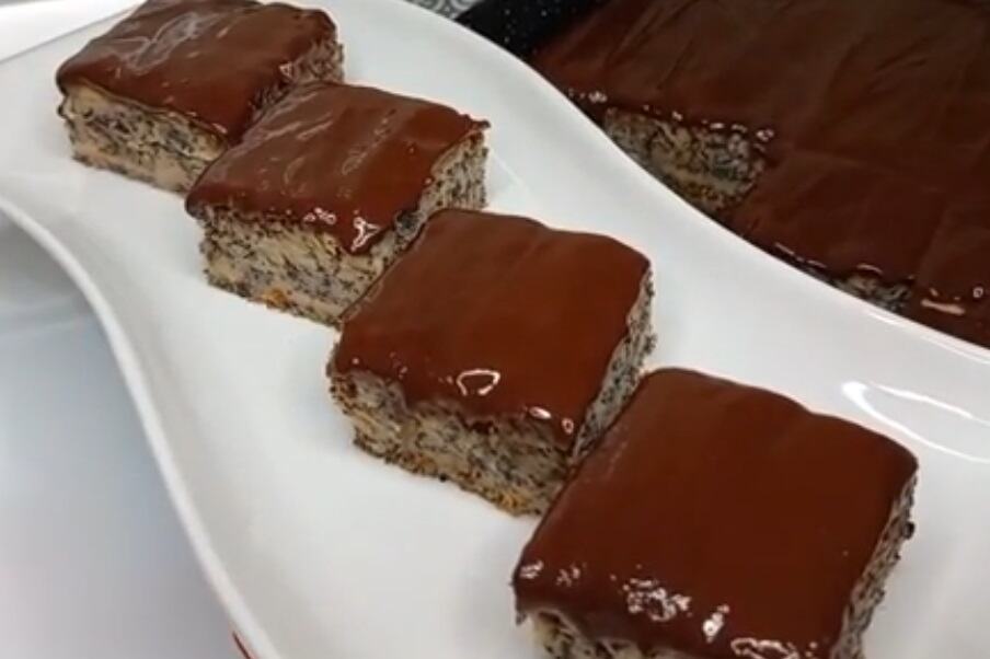 Recept za kolač od 4 jabuke i 100 grama maka: Lepši i sočniji kolač ne postoji, a toliko jednostavno se sprema da ga i dete može napraviti