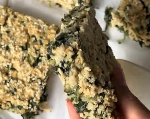 Recept za sočnu posnu pitu od ovsenih pahuljica i spanaća: Lako se vari, a zasitna je i puna je vlakana