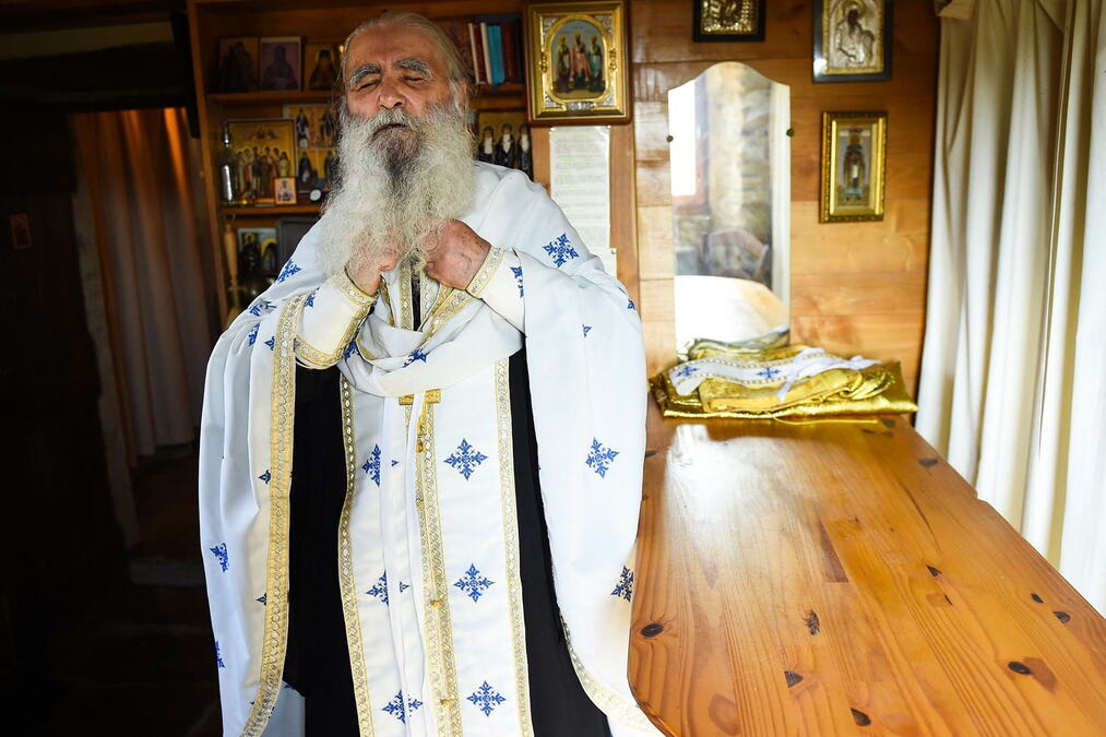 Ostavio ženu, odrekao se posla modnog fotografa i otišao u pravoslavni manastir da postane monah: Šta je navelo urbanu legendu da život posveti Bogu