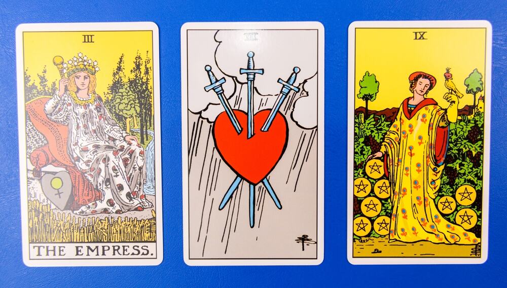Najpreciznija tarot prognoza za septebar 2026. za sve znake: Škorpija isunjava davno dato obećanje, a oni su zaštićeni od loših životnih poteza