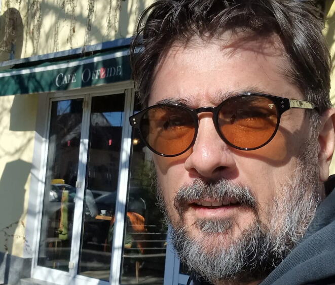 Razveo se od naše poznate voditeljke, pa ludo zavoleo deceniju mlađu studentkinju: A kad je Glogovac umro, za njega je život stao na 2 godine