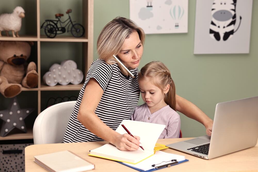 7 trikova zaposlenih mama zbog kojih je kuća uvek uredna: Čak i kada imaju posao i školsku decu