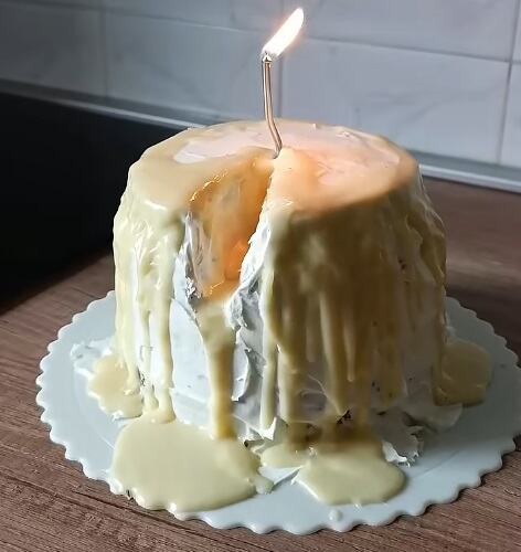 Recept za sveća tortu: Domaće kore, neverovatno ukusan voćni fil i tehnika koju svako može kod kuće da uradi