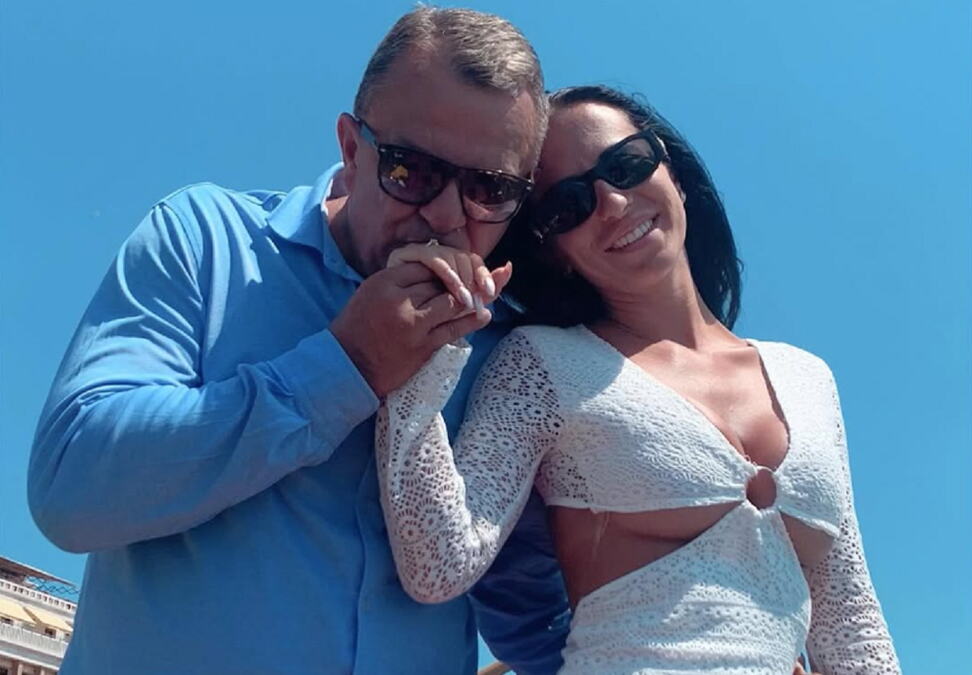 Naša pevačica se u tajnosti udala za 20 godina starijeg muškraca: Mnogi su mislili da je sa njim zbog novca, a nakon njegove smrti, testament je otkrio istinu