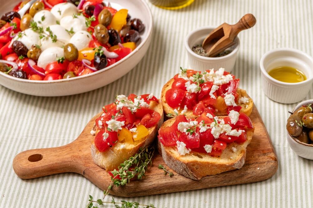 Brusketi sa pečenom paprikom i fetom: Jednostavno italijansko predjelo kao iz restorana