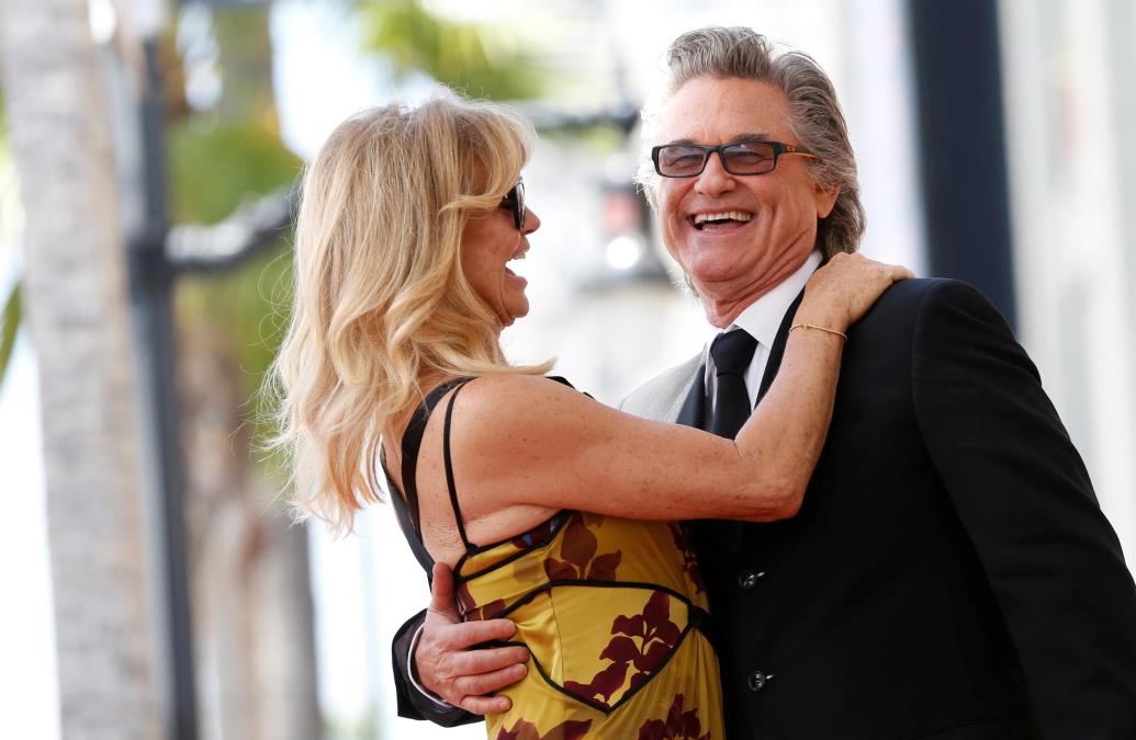 Ona je imala 21 godinu, a on samo 15 kada su se zaljubili jedno u drugo: Kako su se smuvali najsrećniji holivudski bračni partneri