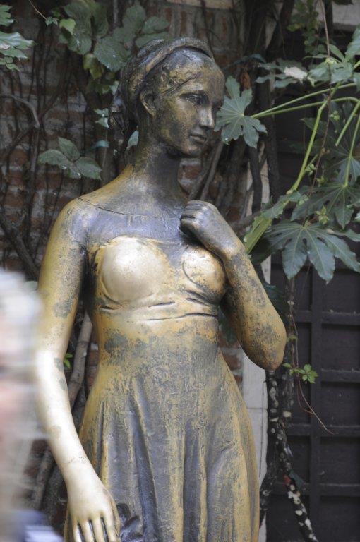 statua-julije.jpg