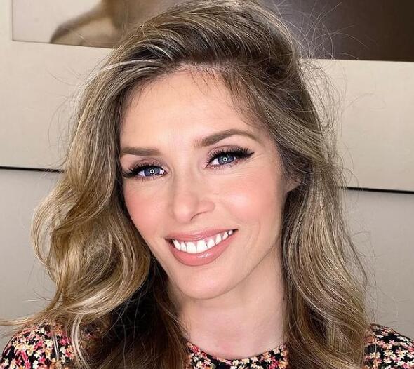 leona-paraminski.jpg