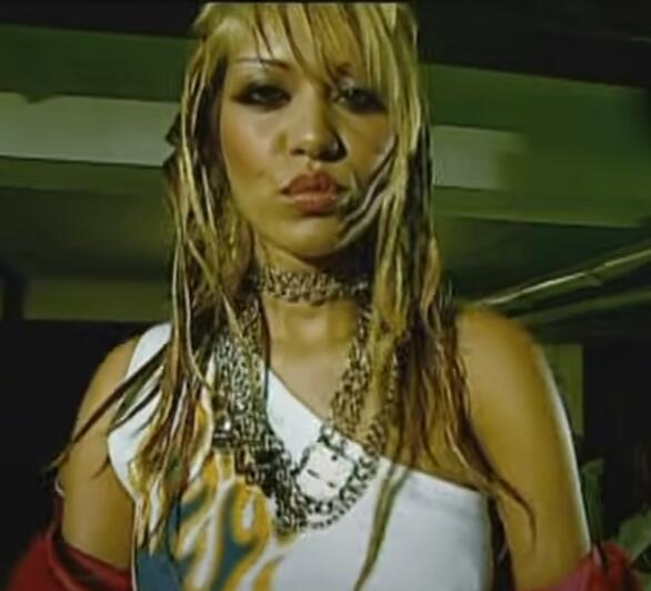 irina-iz-grupe-2.-hot...jpg