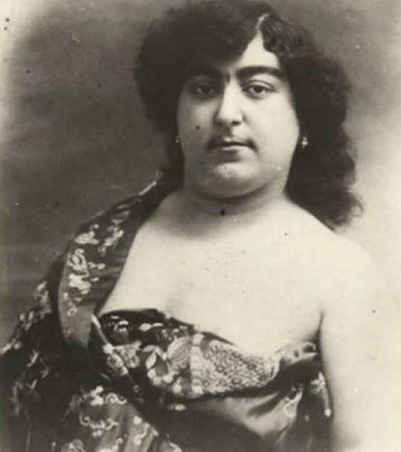 tadj-essaltaneh-naser-aldin-shahs-daughter.jpg