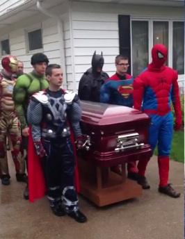 sahrana-sa-superherojima.jpg