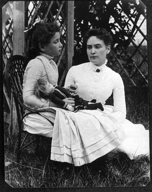 helen-keller-with-anne-sullivan-in-july-1888.jpg