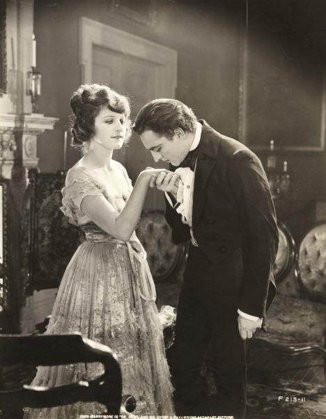 martha-mansfield-john-barrymore-1920.jpg