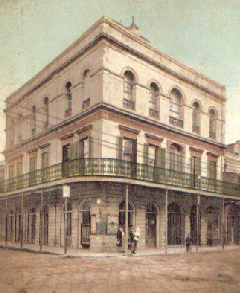 lalaurie.gif