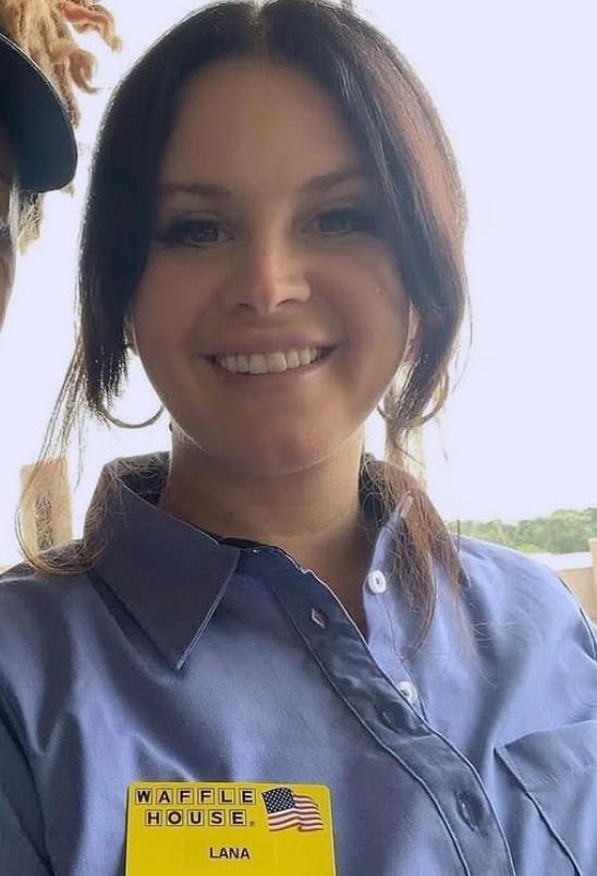 lana del rej 1.jpg