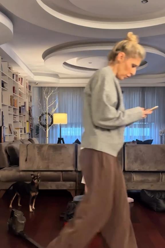 Kristina Radenković u svom luskuznom stanu