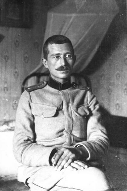 Потпоручник_Драгољуб_Дража_Михаиловић_на_Солунском_Фронту.jpg