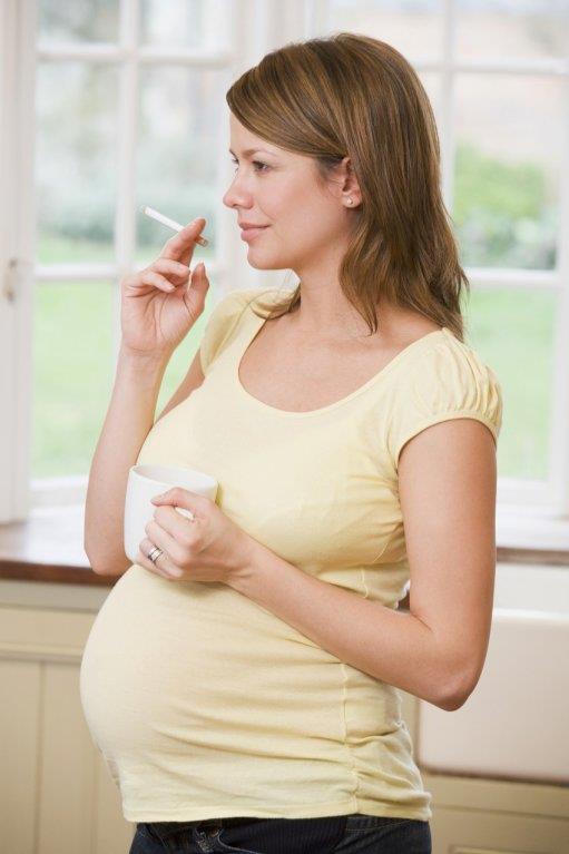 trudnica-sa-cigaretom-thinkstock.jpg