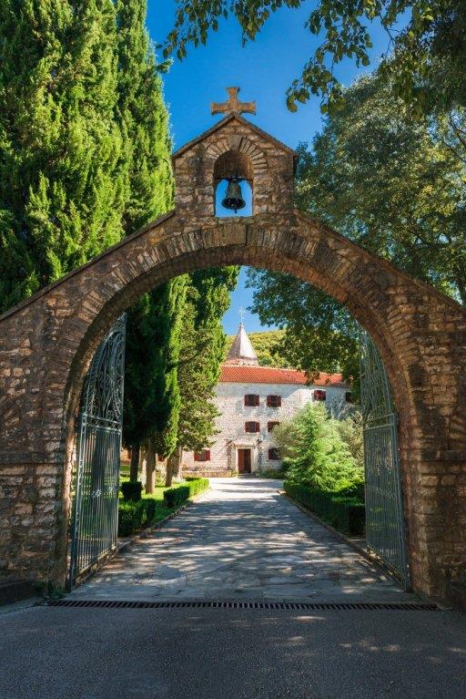 manastir-krka.jpg