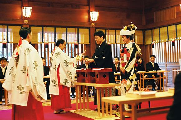 janpaneseweddingceremony.jpg