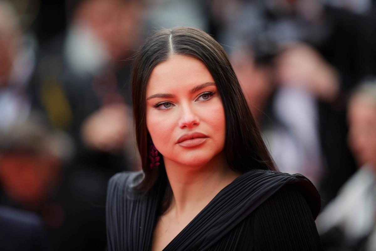 adriana-lima.jpg