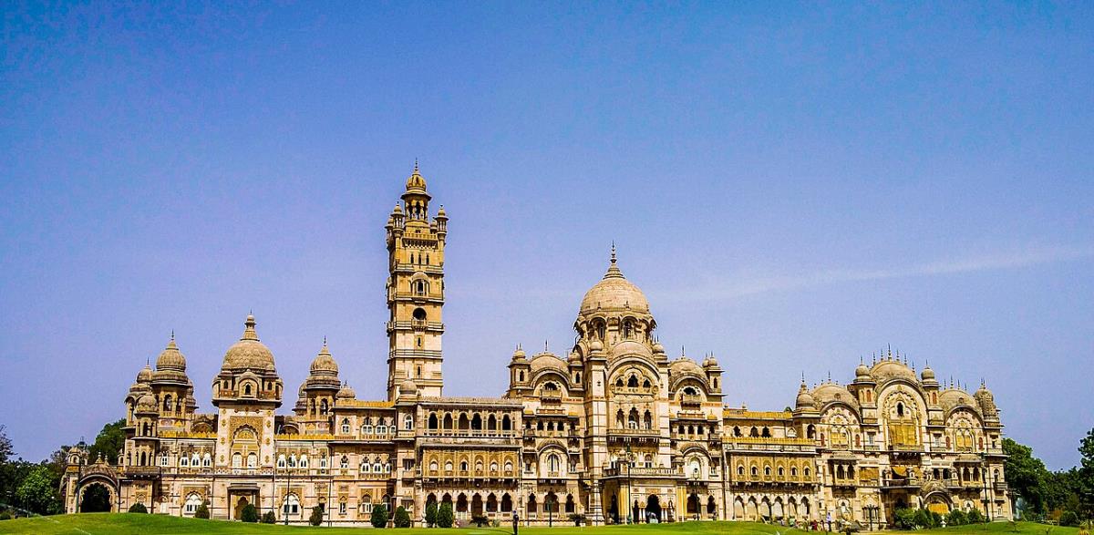 1280pxlakshmivilas-palace.jpg
