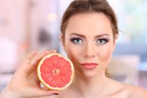 devojka-sa-grejpfrutom.jpg