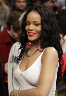 rihanna.jpg