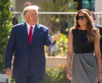 melanijatramp2.jpg