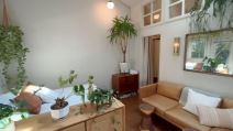 tiny-house-giant-journey--her-tiny-house-is-the-size-of-a-garage---its-really-cute-h4eyrsz6x5a--1180x664--5m28s.jpg
