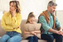 glavna-stockphotounhappyfamilyofthreesittingtogetherhavingproblemsinrelationshipathomemiddleaged2176794197.jpg